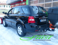 Kia Sorento mit schwenkbarem Buyers SaltDogg TGSUVPROA 123 Liter Streuer