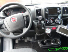 Fiat Ducato Cockpit mit THE BOSS Steuerung und HILLTIP Bedienteil