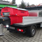 Ford Transit mit THE BOSS HTX Schneeschild und Hilltip Aufbaustreuer