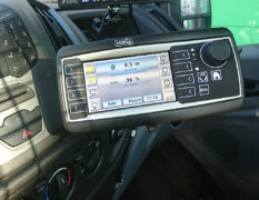 Ford Transit Innenansicht HILLTIP Steuerungen und Rückfahrkamera-System