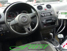 VW Caddy Cockpit mit THE BOSS Steuerung und LEHNER Bedienteil