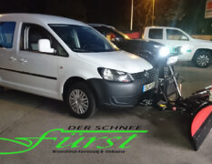 VW Caddy mit THE BOSS 185cm Schneeschild