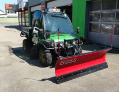 John Deere Gator mit 185cm UTV Schneeschild von THE BOSS
