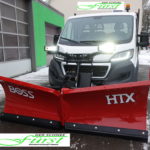 Peugeot Boxer als Räumfahrzeug mit Schneeschild und Aufbaustreuer