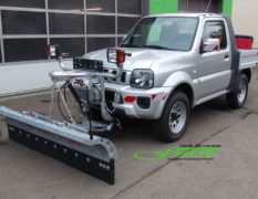 PFAU Schneepflug an SUZUKI Jimny PickUp