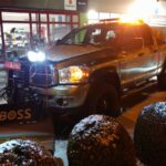 THE BOSS 250cm Power V-DXT Schneepflug & HILLTIP IceStriker 1250 AML auf DODGE RAM2500